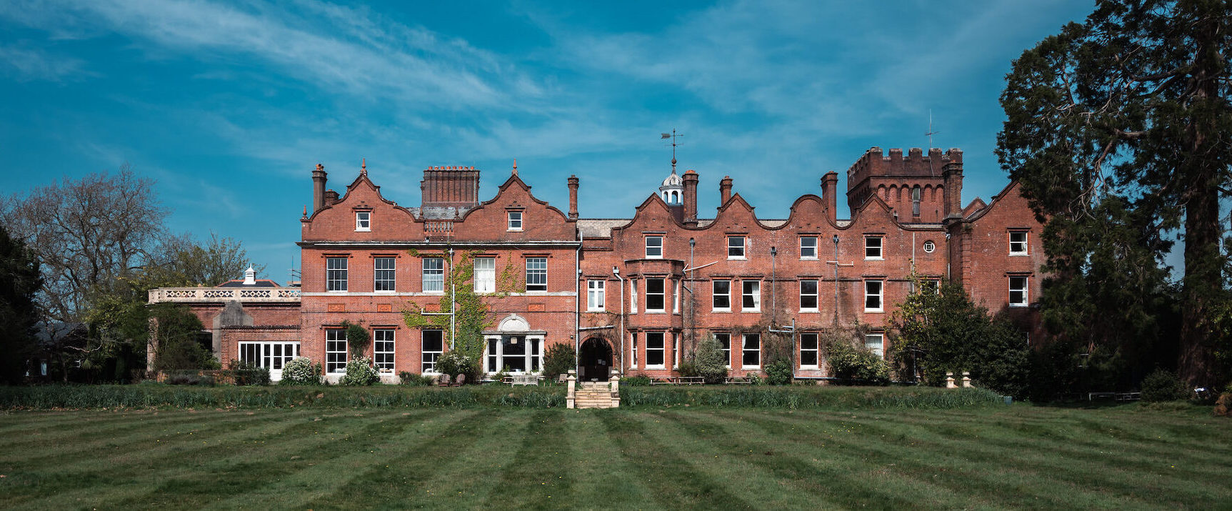 Ajahn Brahm & Ajahn Candā: 8-Day Residential Retreat "The Bliss of Enlightenment"
