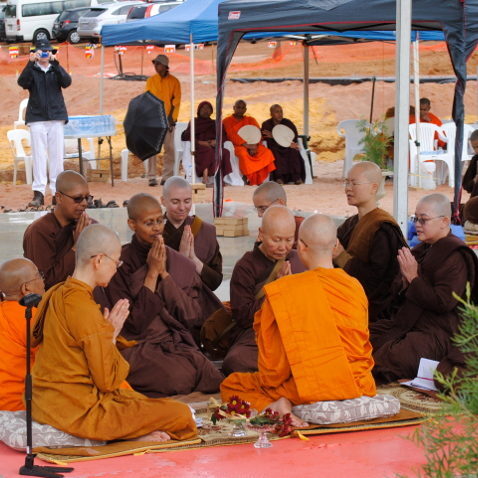 3-about_Dhammasara-bhikkhuni-ordination-2014
